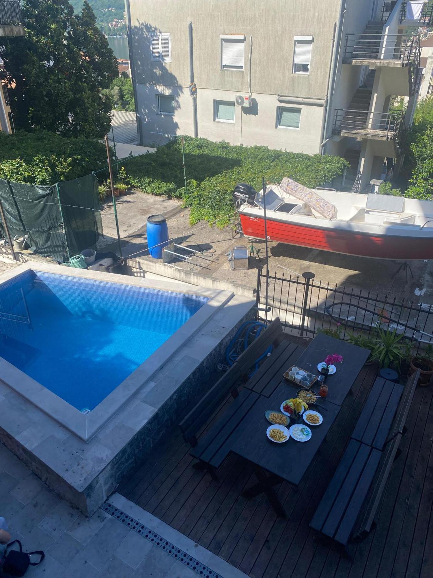 Themis Apart Hotel Kotor Eksteriør bilde