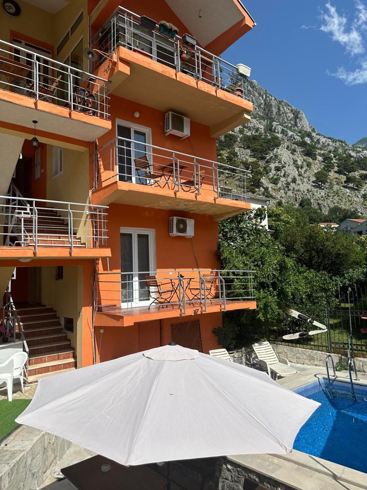 Themis Apart Hotel Kotor Eksteriør bilde