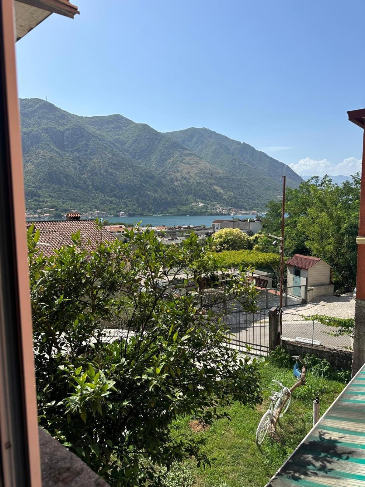 Themis Apart Hotel Kotor Eksteriør bilde