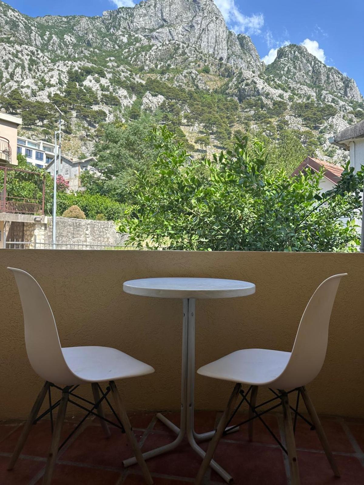 Themis Apart Hotel Kotor Eksteriør bilde