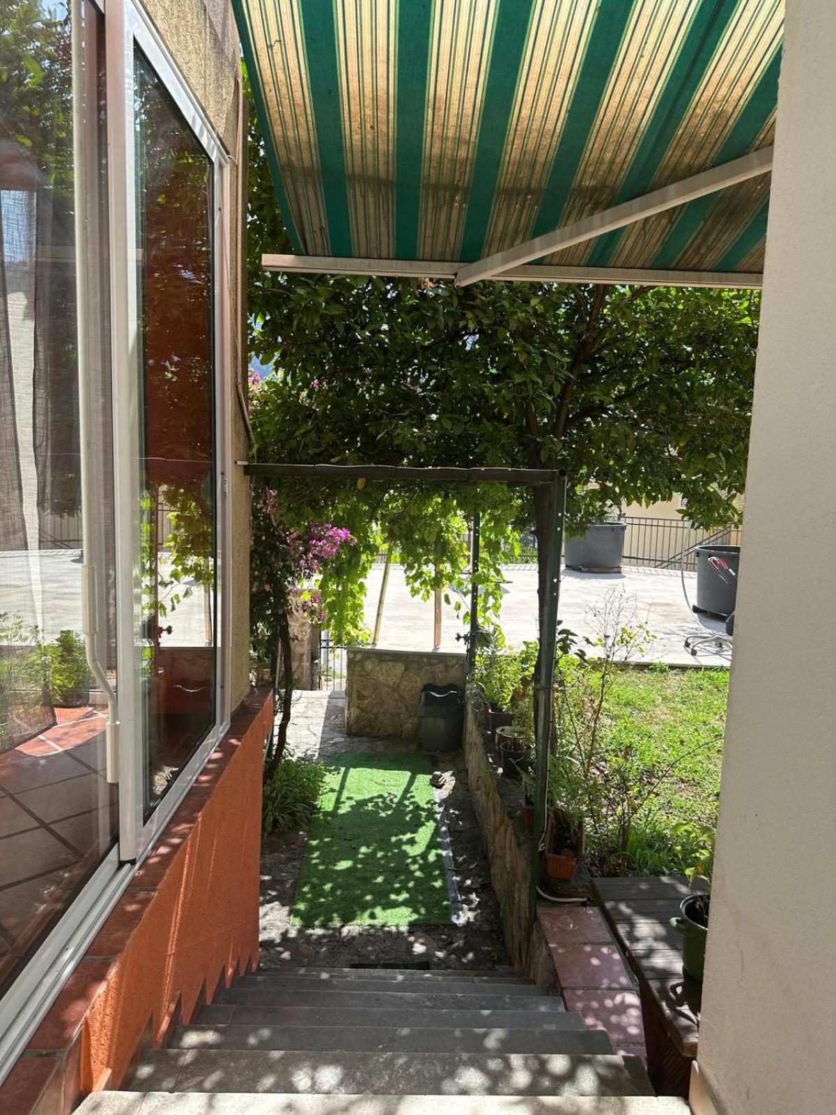 Themis Apart Hotel Kotor Eksteriør bilde