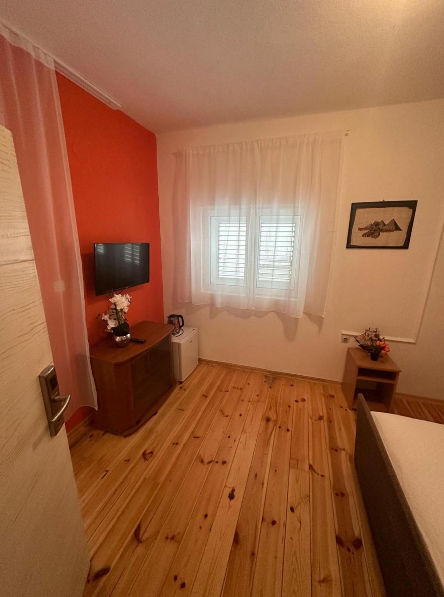 Themis Apart Hotel Kotor Eksteriør bilde