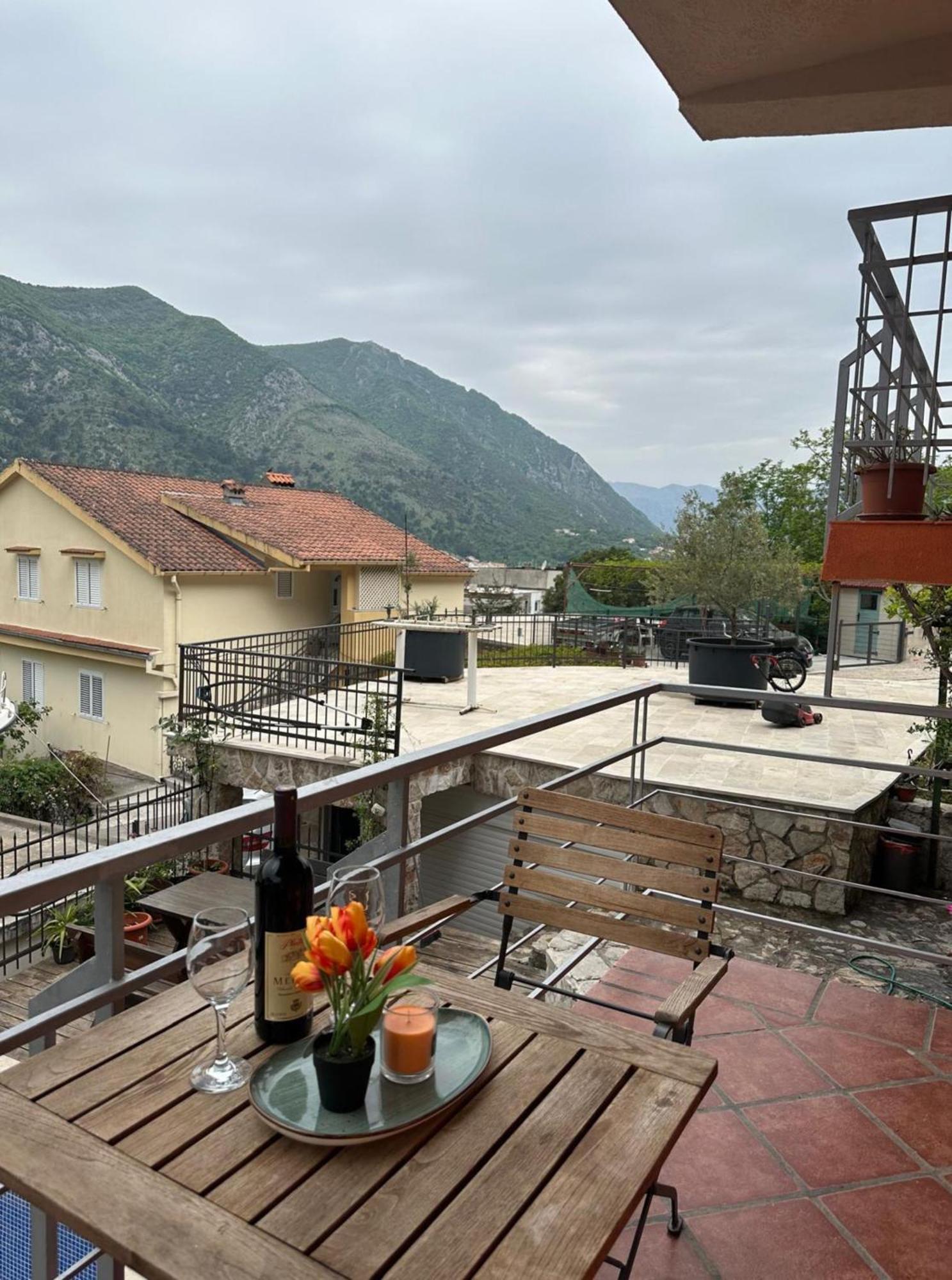 Themis Apart Hotel Kotor Eksteriør bilde