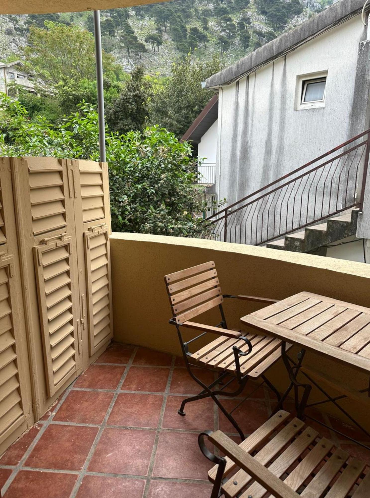 Themis Apart Hotel Kotor Eksteriør bilde